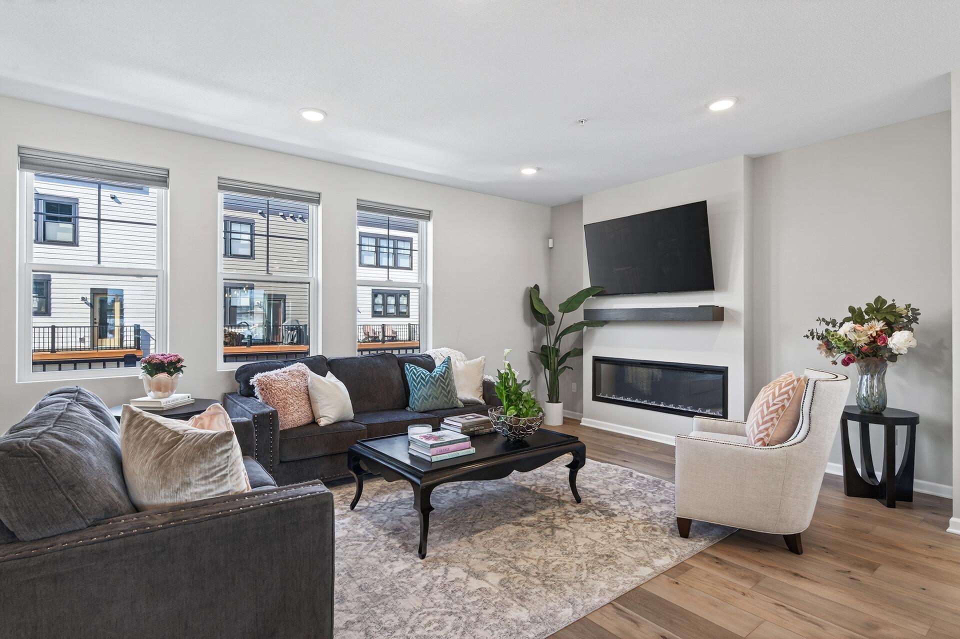 Saint Paul, Minnesota, 55116, United States, 4 Bedrooms Bedrooms, ,4 BathroomsBathrooms,Residential,Active,2028753
