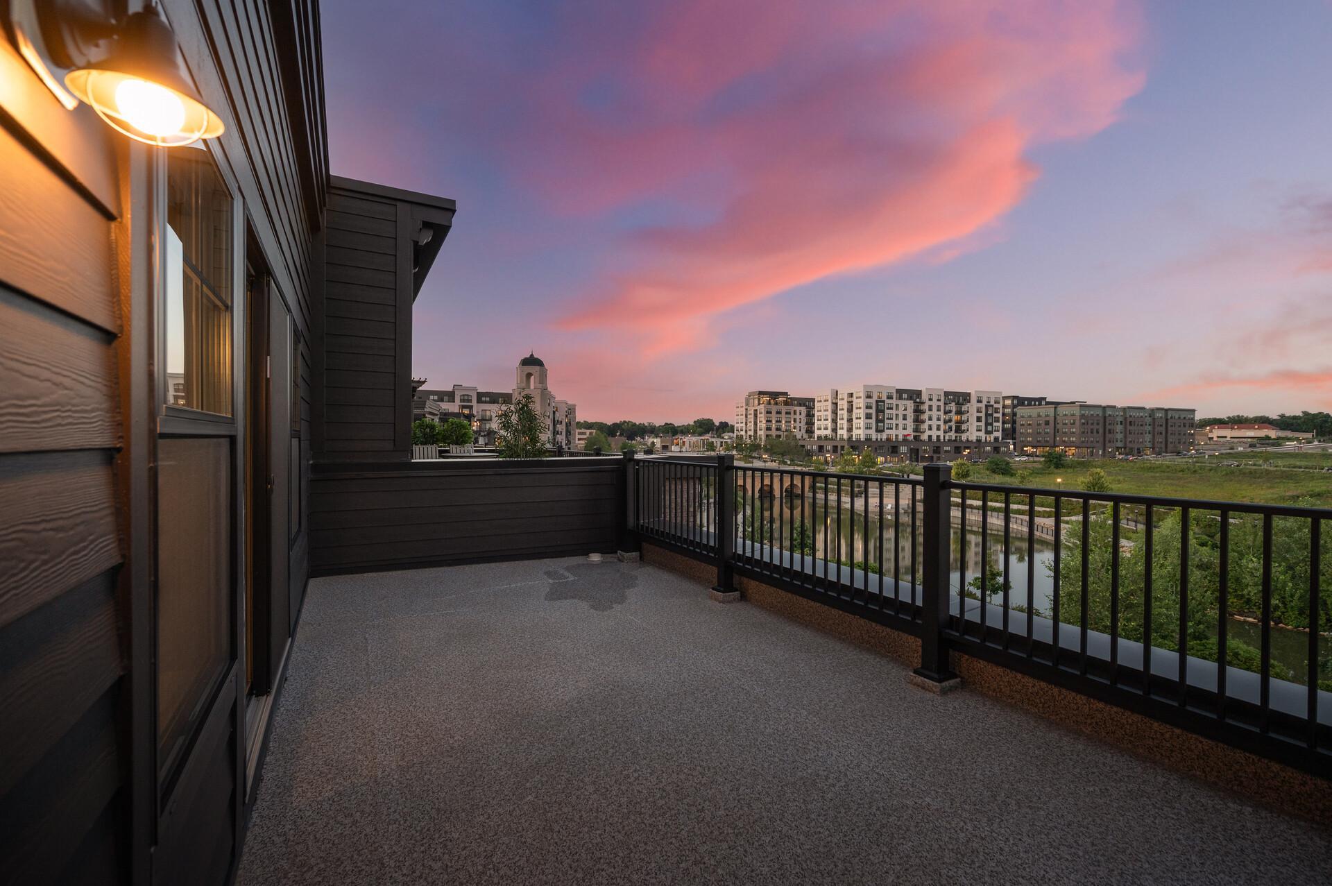 Saint Paul, Minnesota, 55116, United States, 4 Bedrooms Bedrooms, ,4 BathroomsBathrooms,Residential,Active,2028753