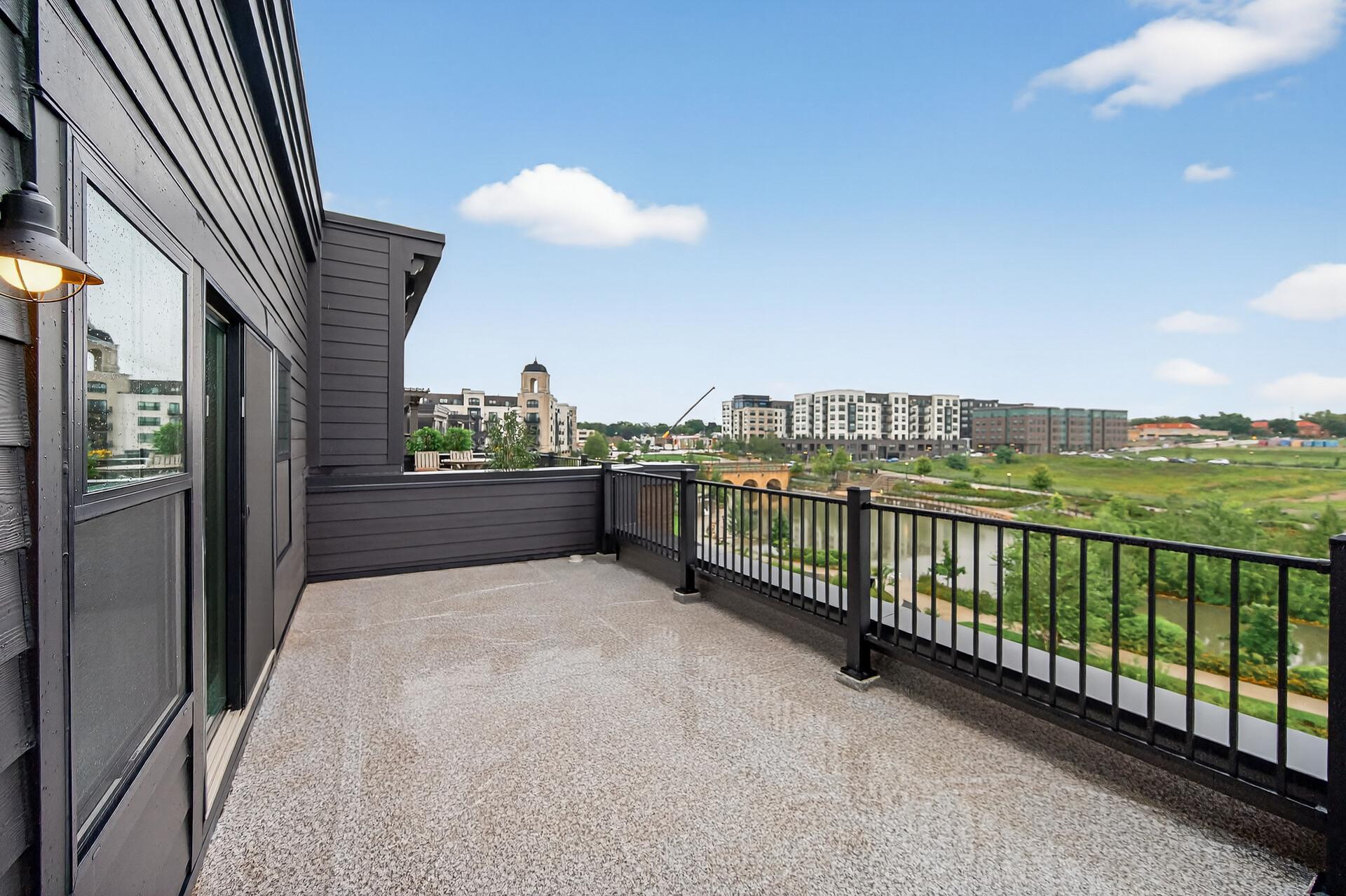 Saint Paul, Minnesota, 55116, United States, 4 Bedrooms Bedrooms, ,4 BathroomsBathrooms,Residential,Active,2028753