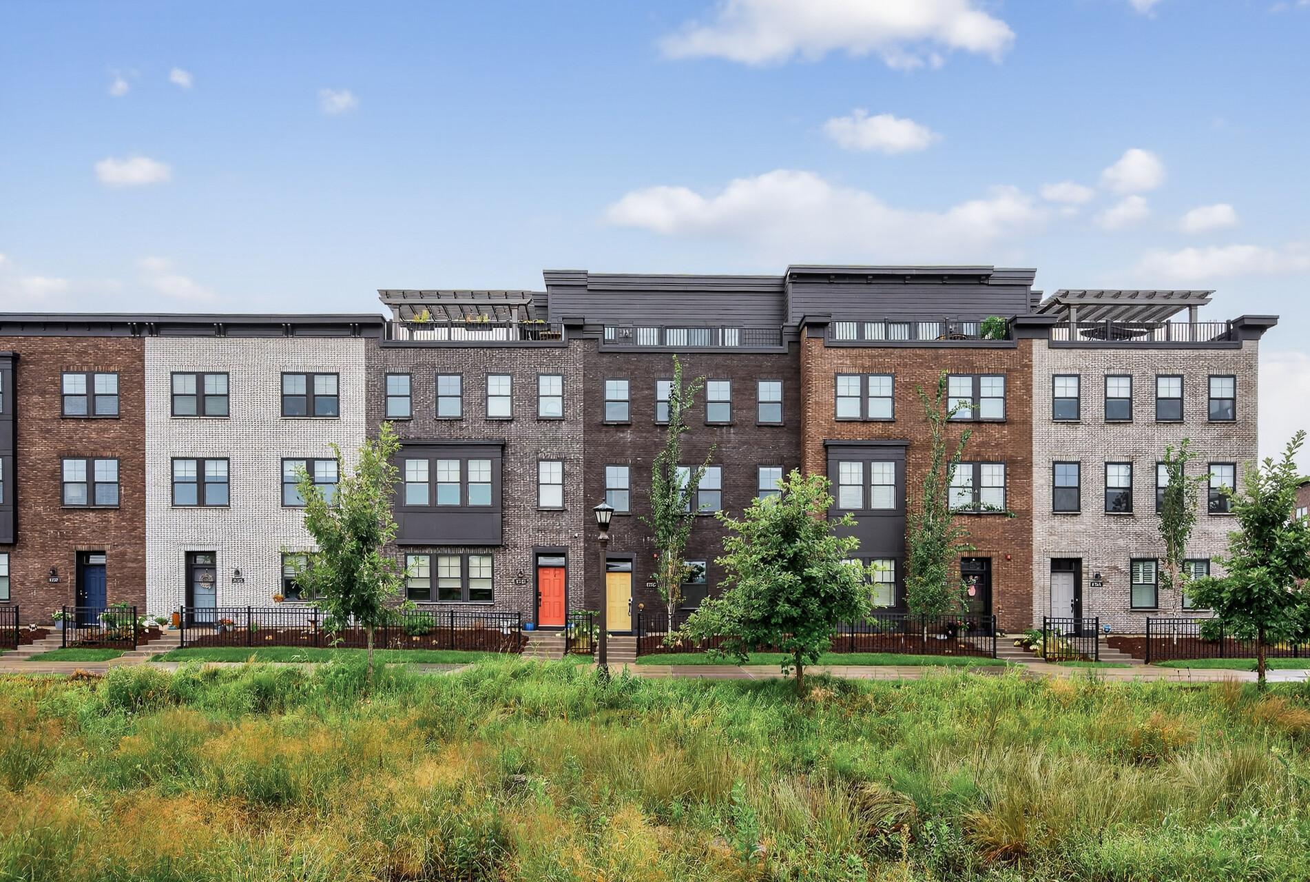Saint Paul, Minnesota, 55116, United States, 4 Bedrooms Bedrooms, ,4 BathroomsBathrooms,Residential,Active,2028753