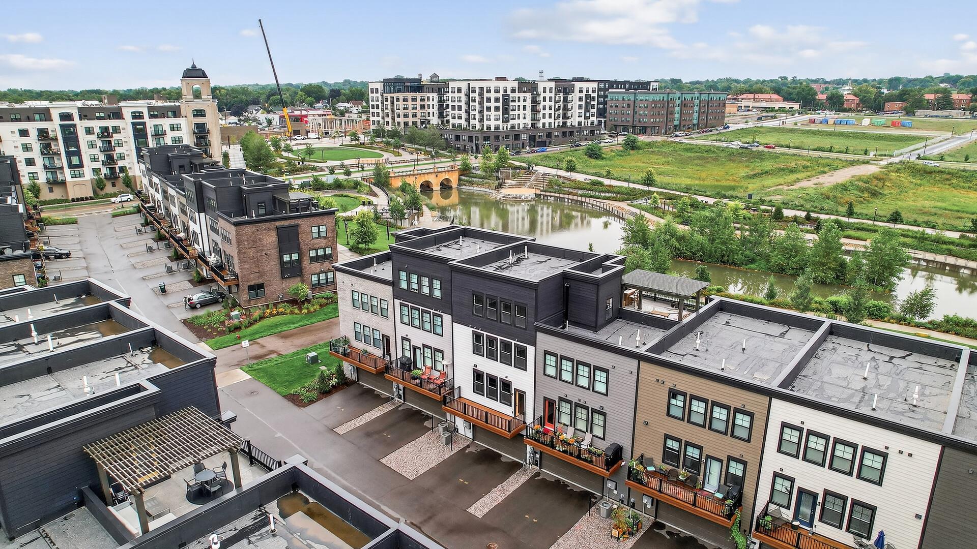 Saint Paul, Minnesota, 55116, United States, 4 Bedrooms Bedrooms, ,4 BathroomsBathrooms,Residential,Active,2028753