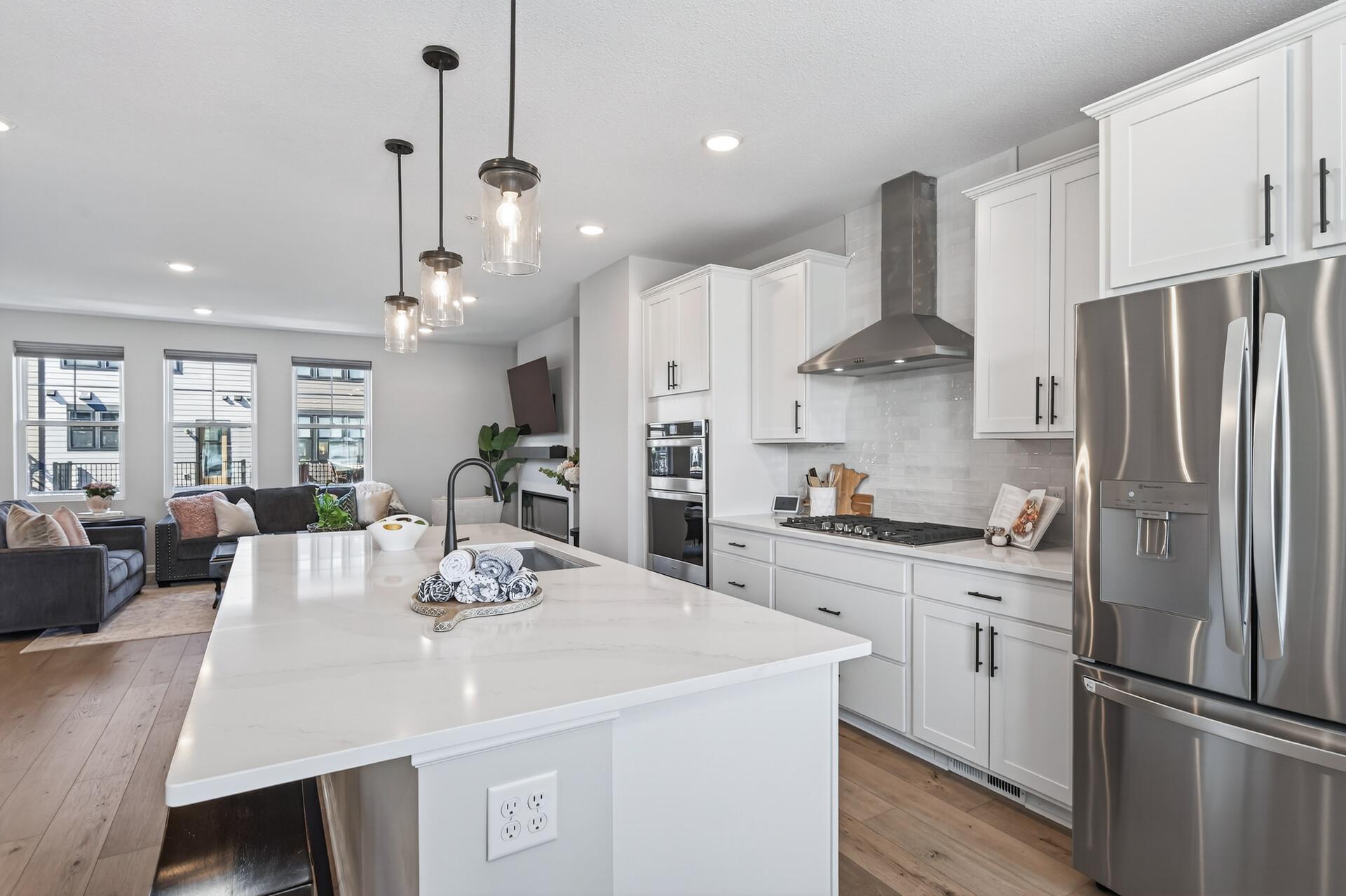Saint Paul, Minnesota, 55116, United States, 4 Bedrooms Bedrooms, ,4 BathroomsBathrooms,Residential,Active,2028753