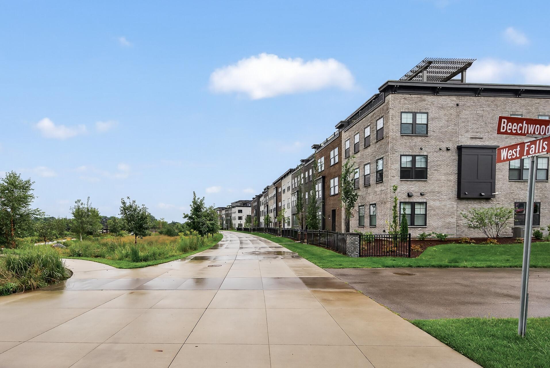 Saint Paul, Minnesota, 55116, United States, 4 Bedrooms Bedrooms, ,4 BathroomsBathrooms,Residential,Active,2028753