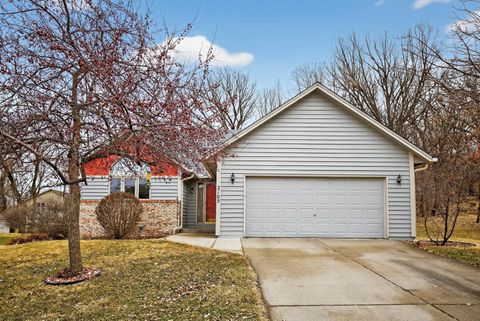 Photo of 2105 Lincoln Street S, Northfield, MN 55057 (MLS # 7032523)