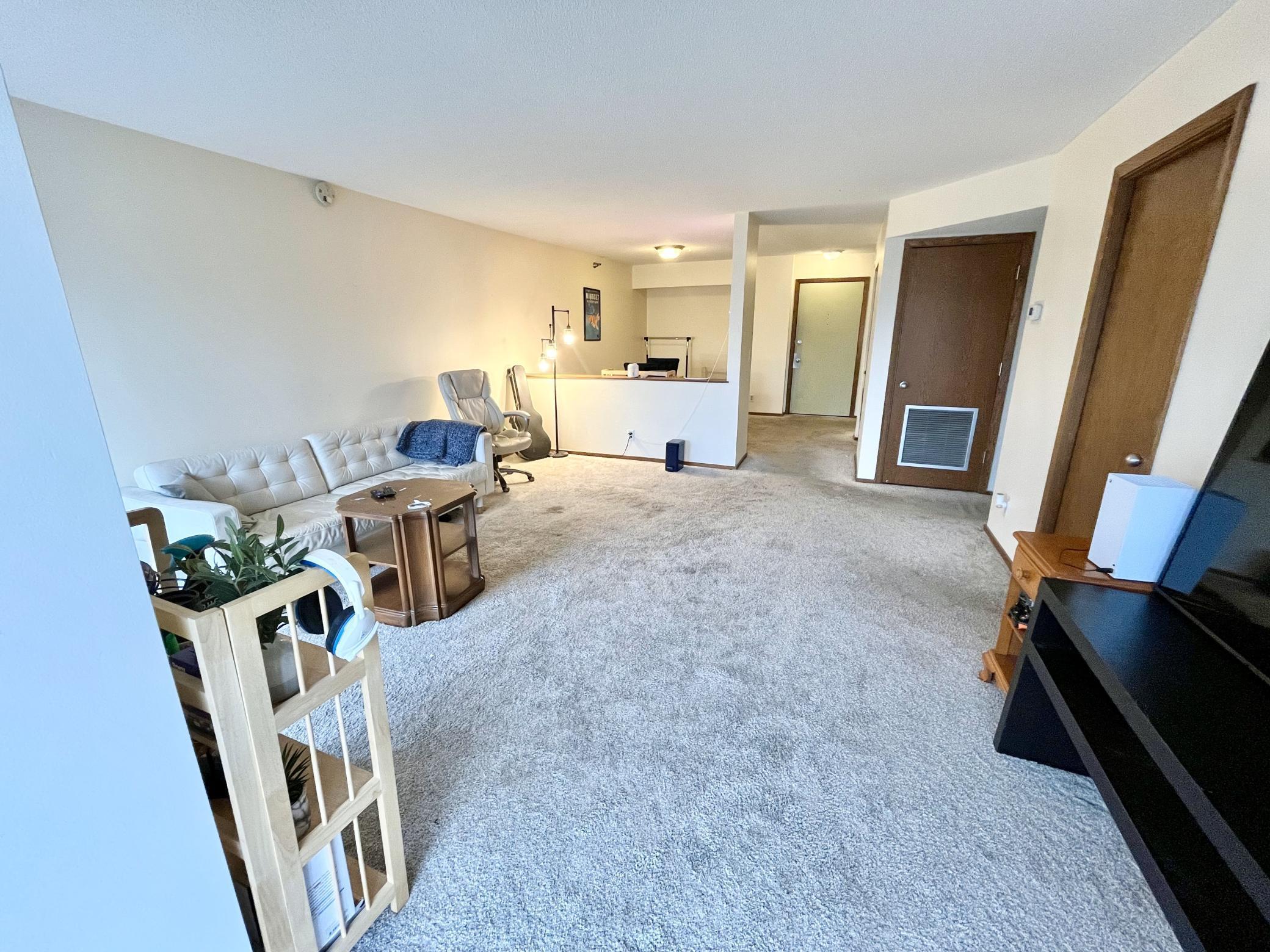 26 10th Street W 1311