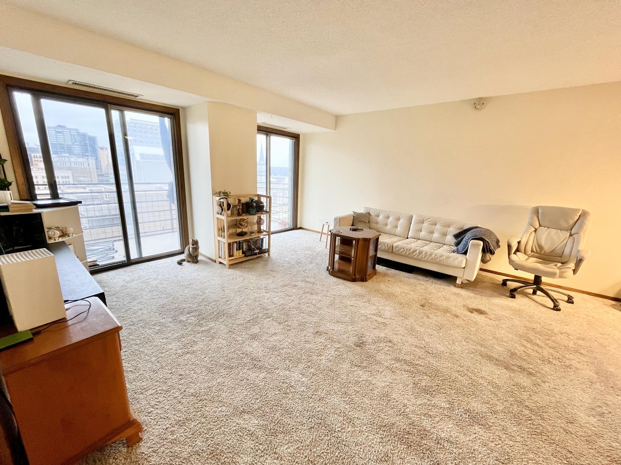 26 10th Street W 1311