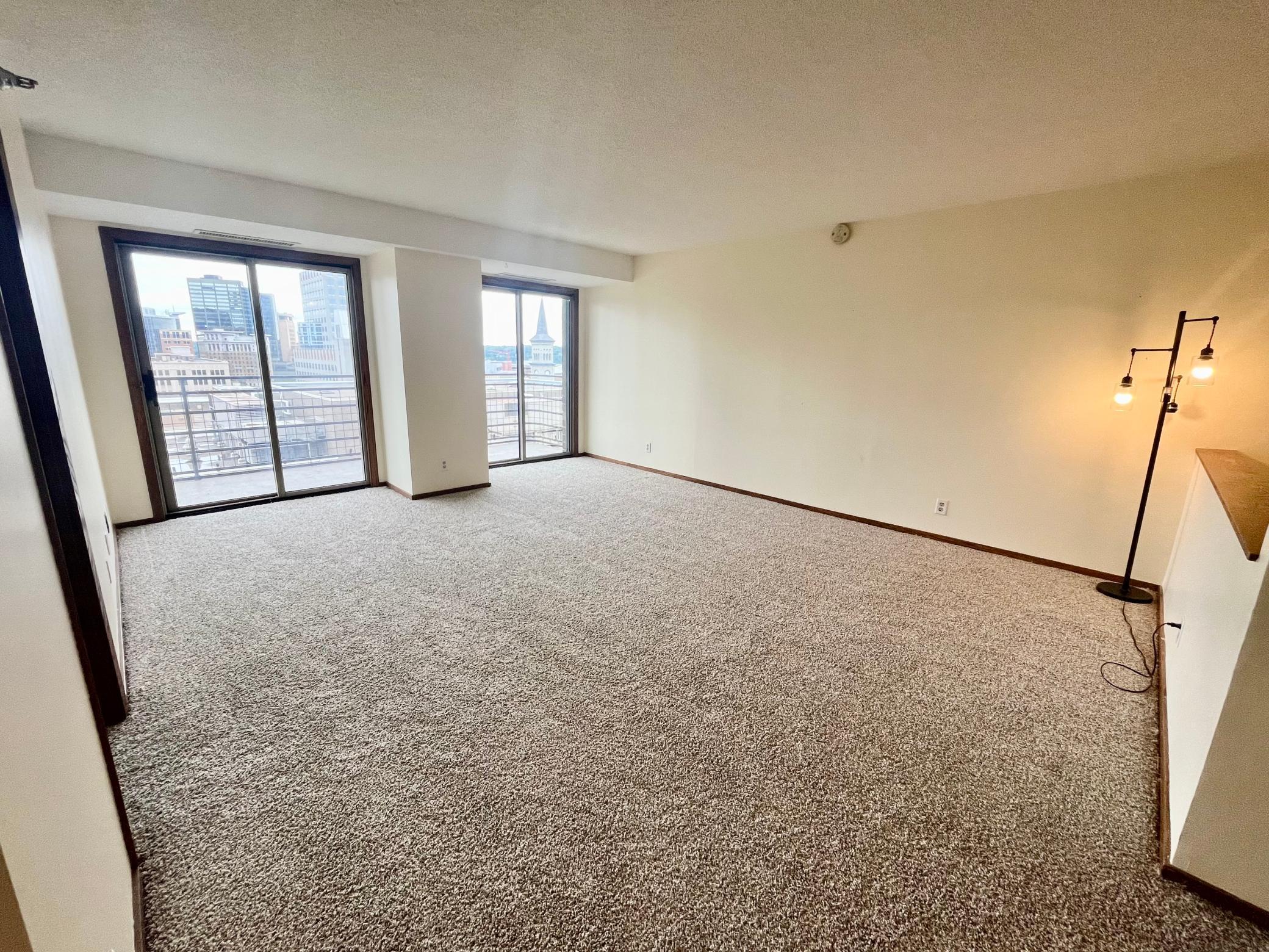 26 10th Street W 1311