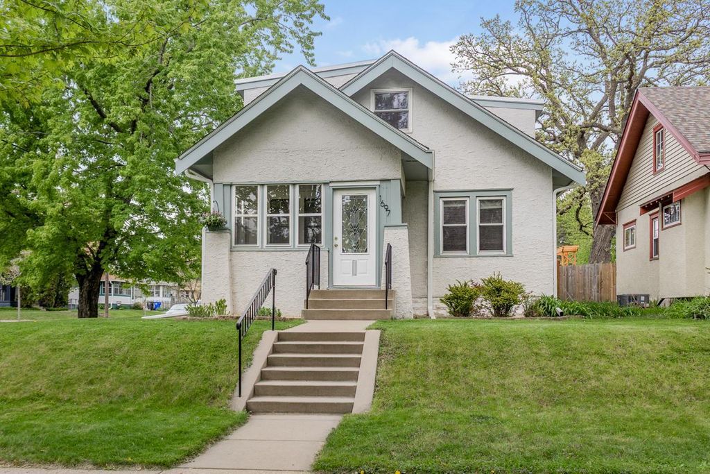 Photo of 1697 Taylor Avenue, Saint Paul, MN 55104 (MLS # 7054374)