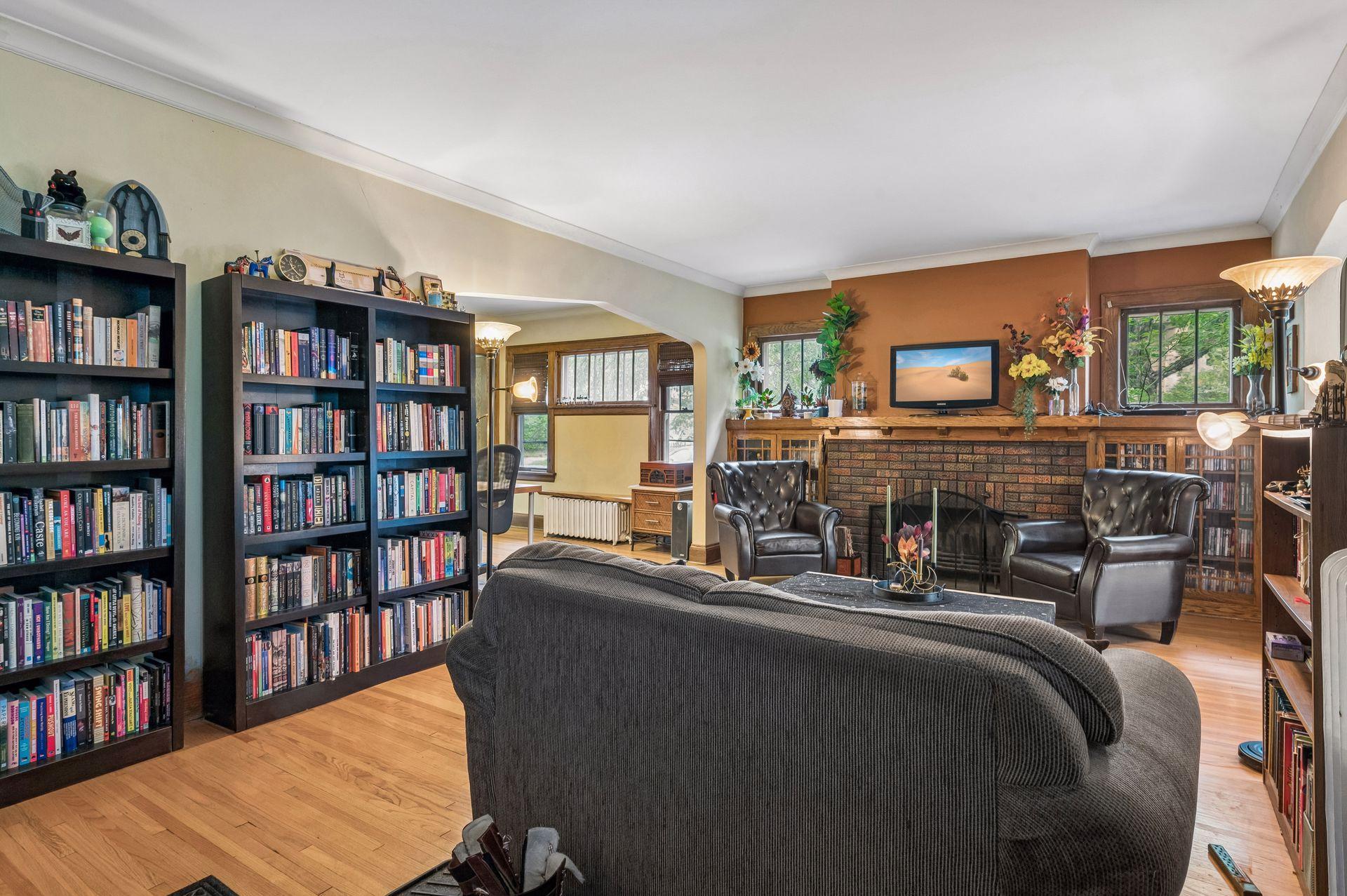 629 Lexington Parkway N