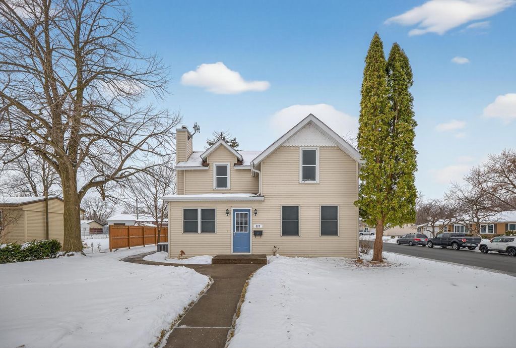 Photo of 827 N Garden Street, Lake City, MN 55041 (MLS # 7002589)