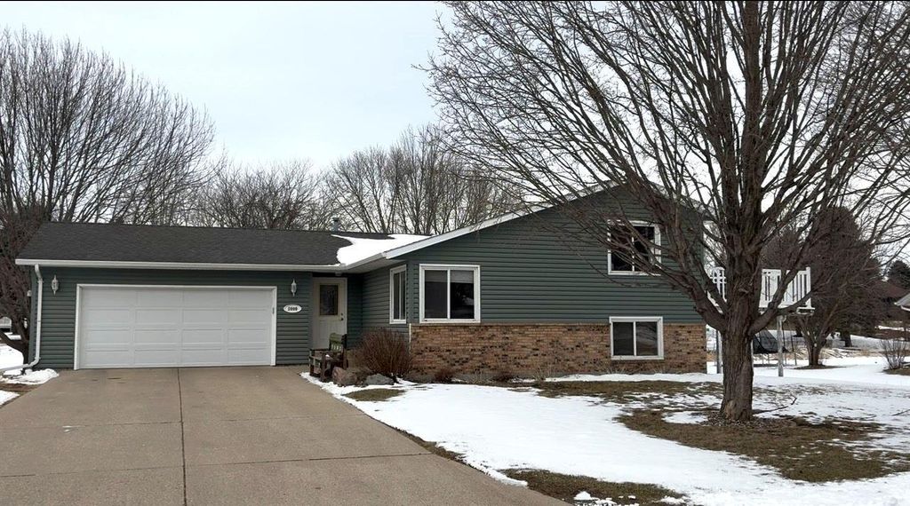 Photo of 2009 5th Street NE, Waseca, MN 56093 (MLS # 7034327)