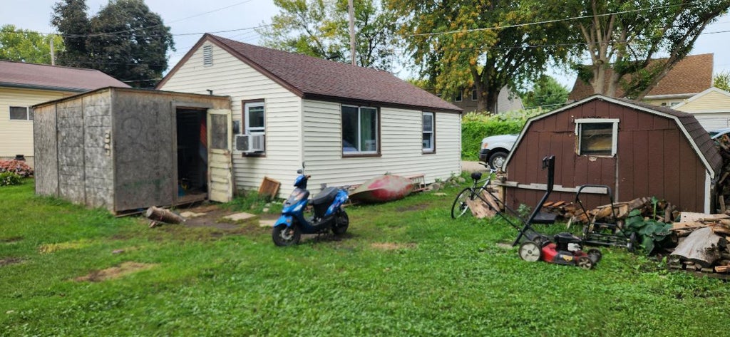 Photo of 410 Saint Peter Avenue, Albert Lea, MN 56007 (MLS # 7143762)