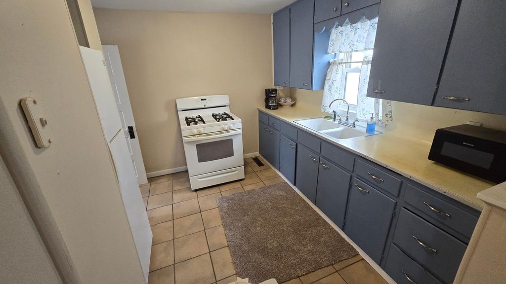 Photo of 1007 7th Avenue NE, Austin, MN 55912 (MLS # 7002255)