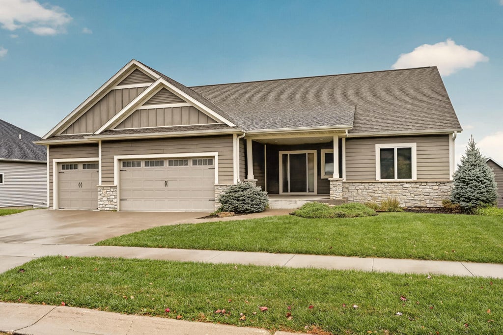 Photo of 2555 Sand Trap Road SE, Rochester, MN 55904 (MLS # 7157979)