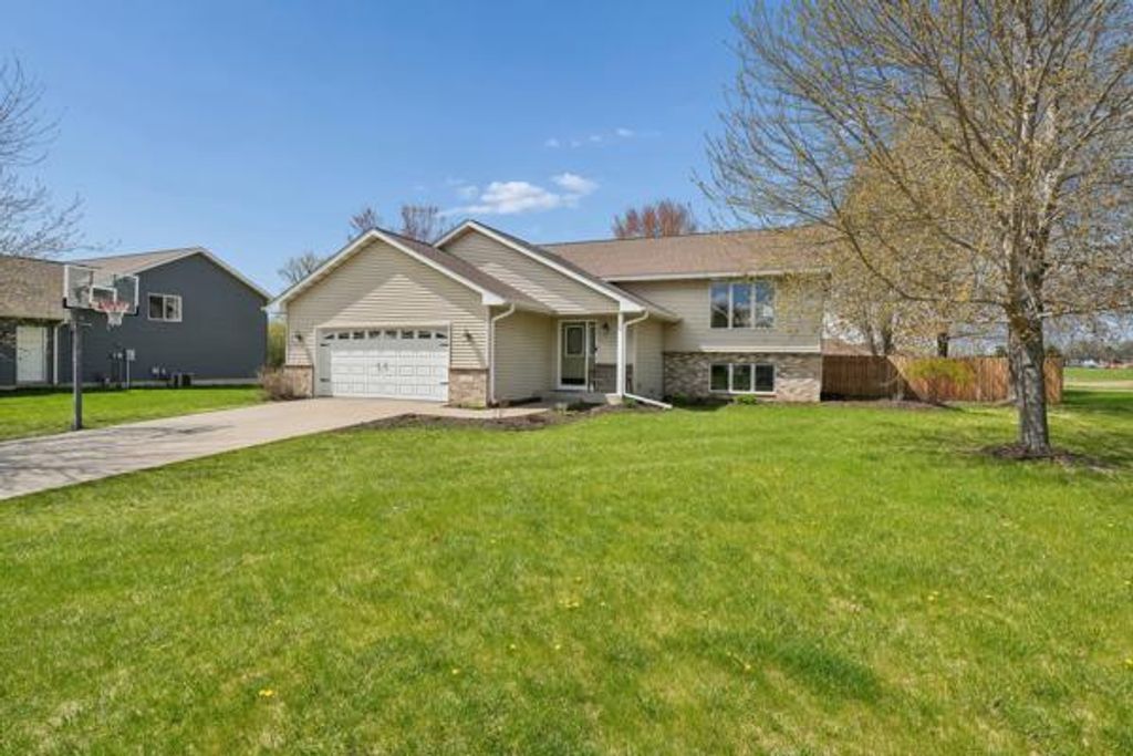 Photo of 1315 Mallard Lane, New Richmond, WI 54017 (MLS # 7066669)