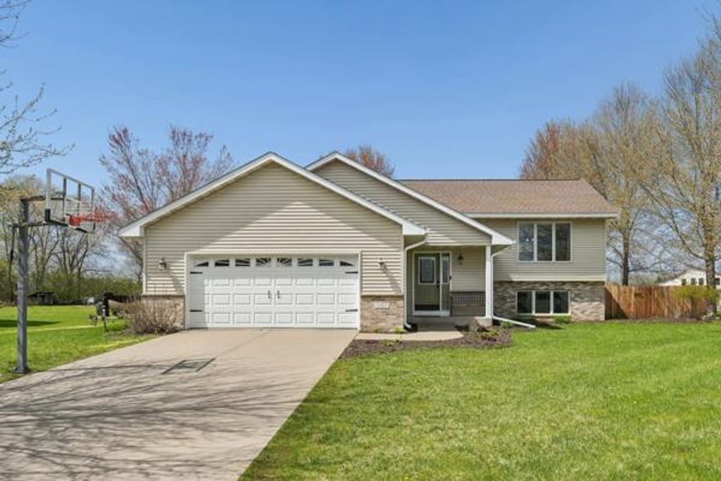 Photo of 1315 Mallard Lane, New Richmond, WI 54017 (MLS # 7066669)