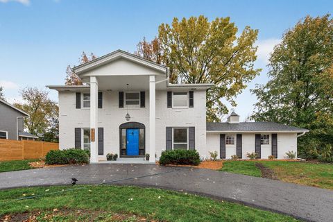 1009 Knob Hill Road Burnsville MN 55337