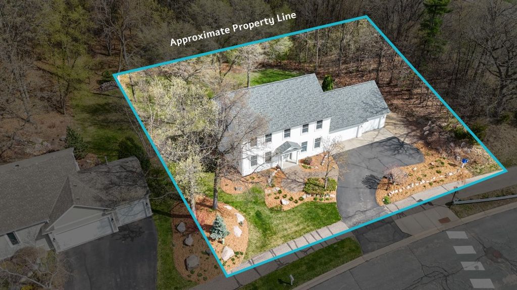 Photo of 2225 75th Street E, Inver Grove Heights, MN 55077 (MLS # 6806169)