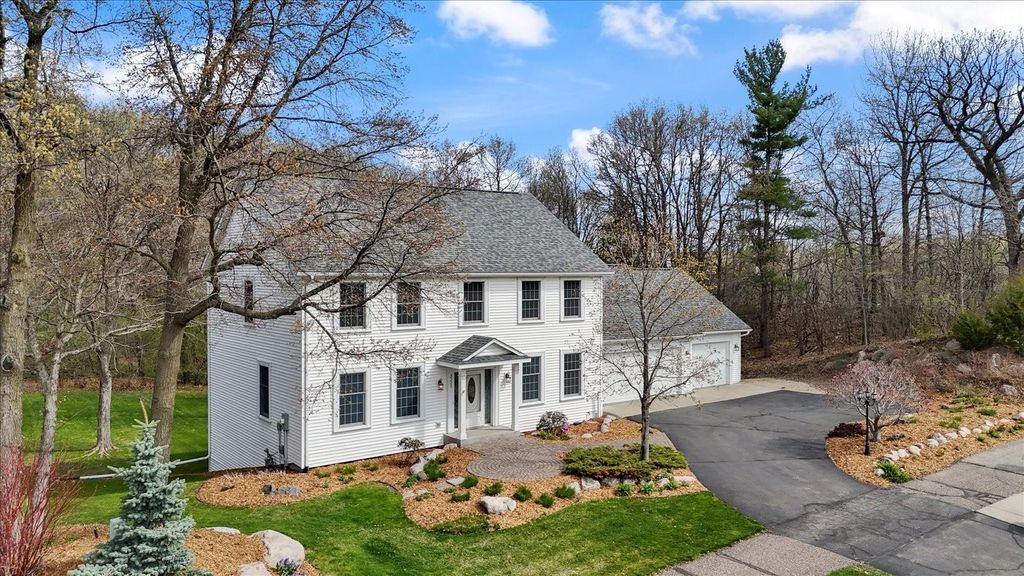 Photo of 2225 75th Street E, Inver Grove Heights, MN 55077 (MLS # 6806169)