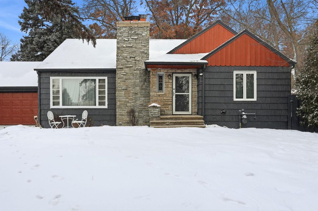 Photo of 345 Capitol View Avenue, Roseville, MN 55113 (MLS # 7024723)