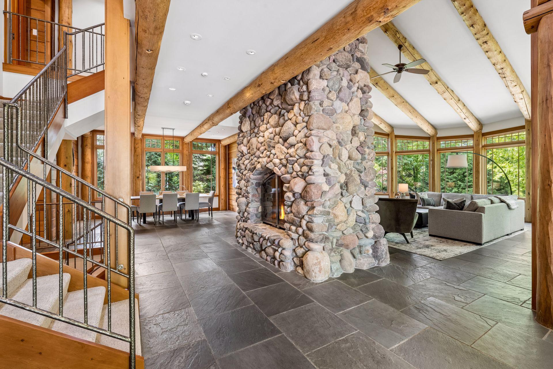 2439 Emerald Trail