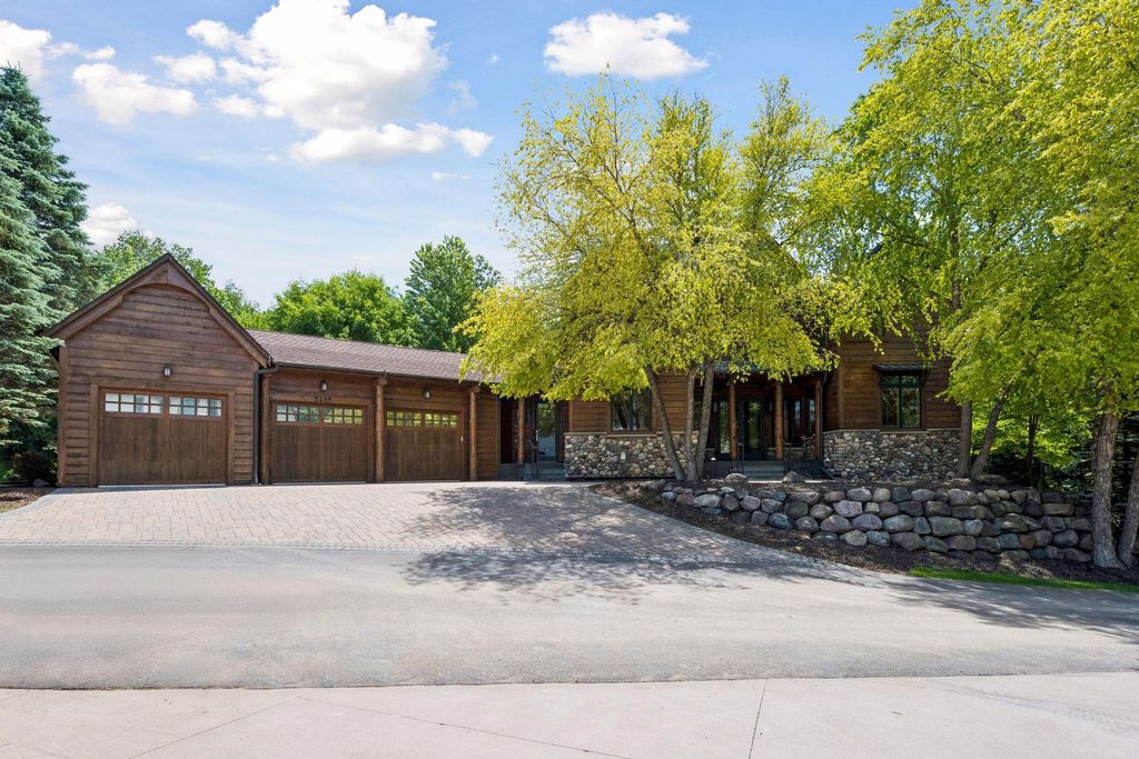 Photo of 2439 Emerald Trail, Minnetonka, MN 55305 (MLS # 7093161)