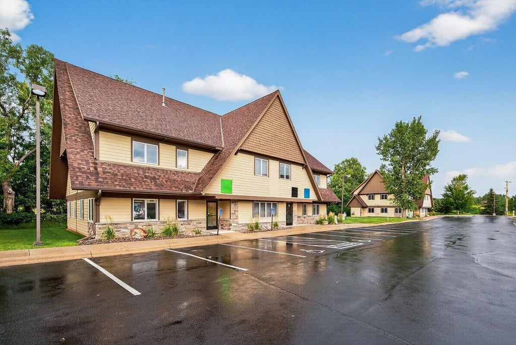 Photo of 2115 County Road D E #200, Maplewood, MN 55109 (MLS # 7153974)