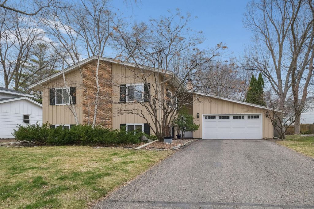 Photo of 5516 Warden Avenue, Edina, MN 55436 (MLS # 7025593)
