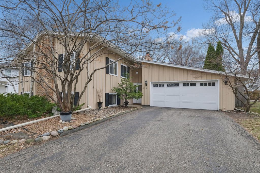 Photo of 5516 Warden Avenue, Edina, MN 55436 (MLS # 7025593)