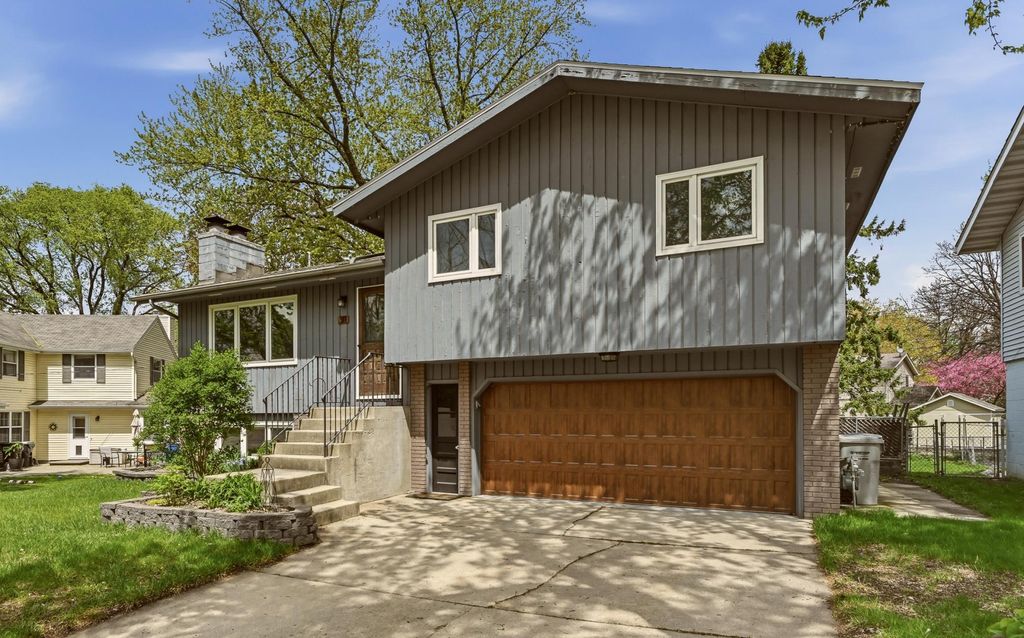 Photo of 311 24th Street NE, Rochester, MN 55906 (MLS # 7065208)