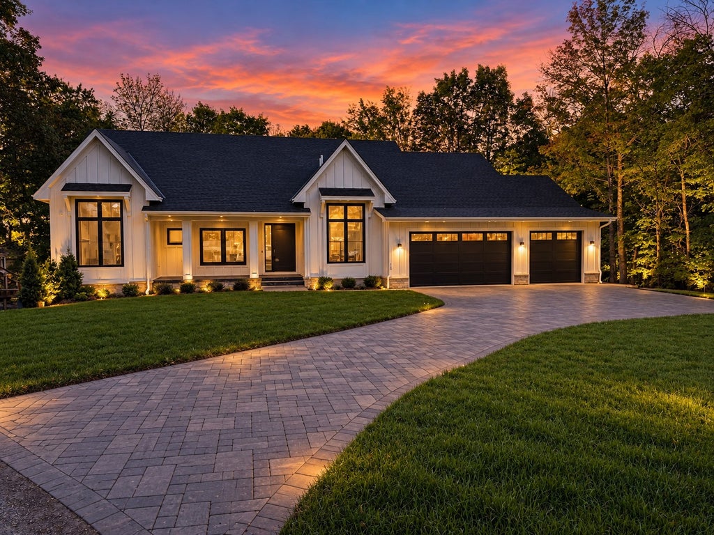 Photo of 15 Maple Hill Drive, Tonka Bay, MN 55331 (MLS # 7144346)