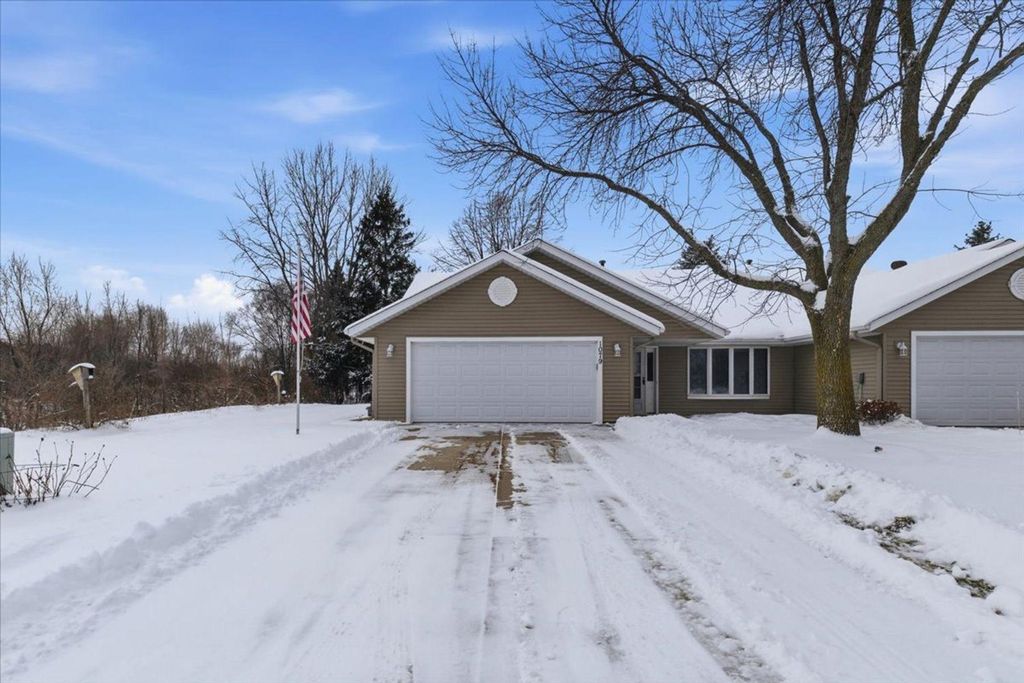 Photo of 1079 S Pointe Drive, Hastings, MN 55033 (MLS # 6825251)
