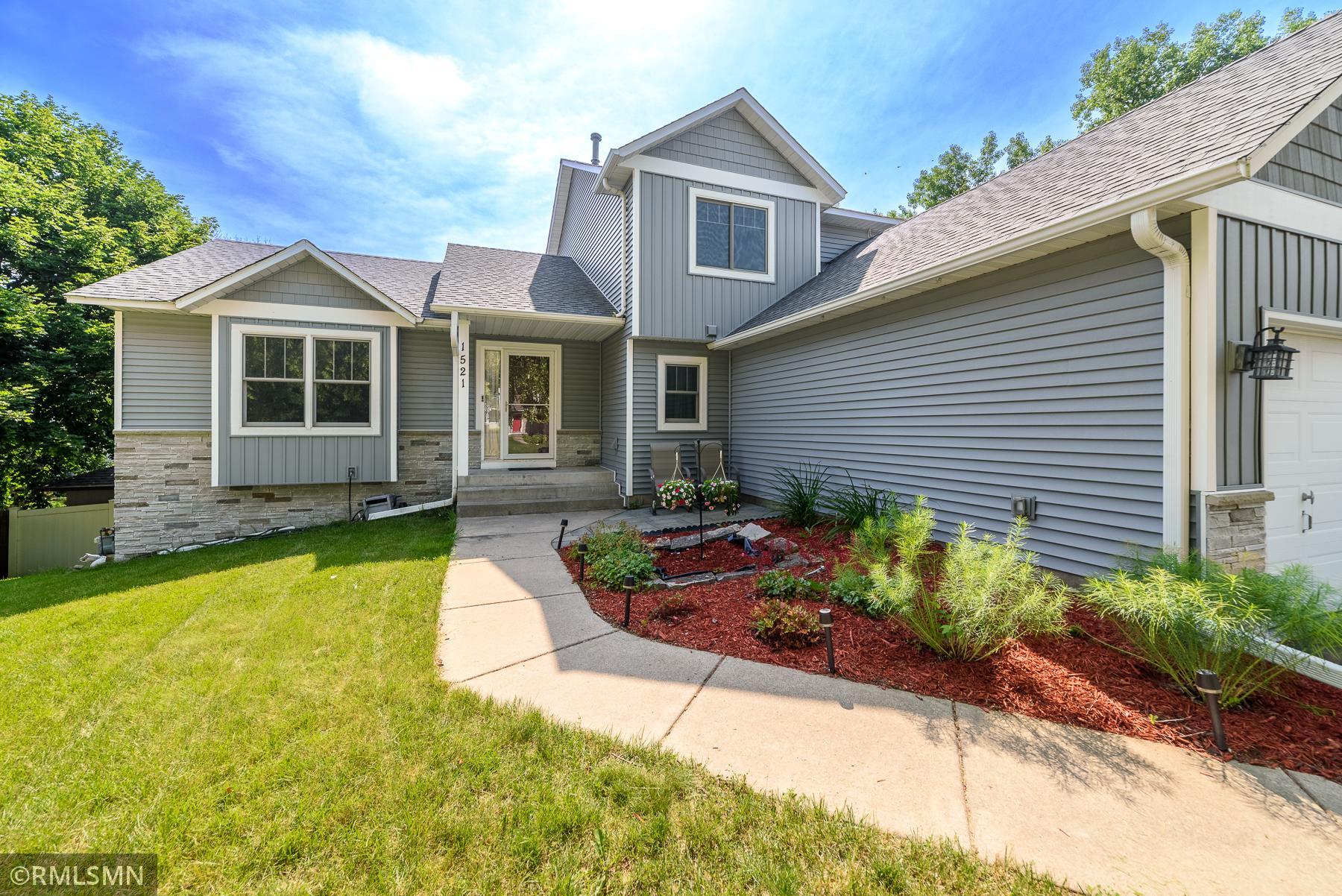 1521 Earle Way