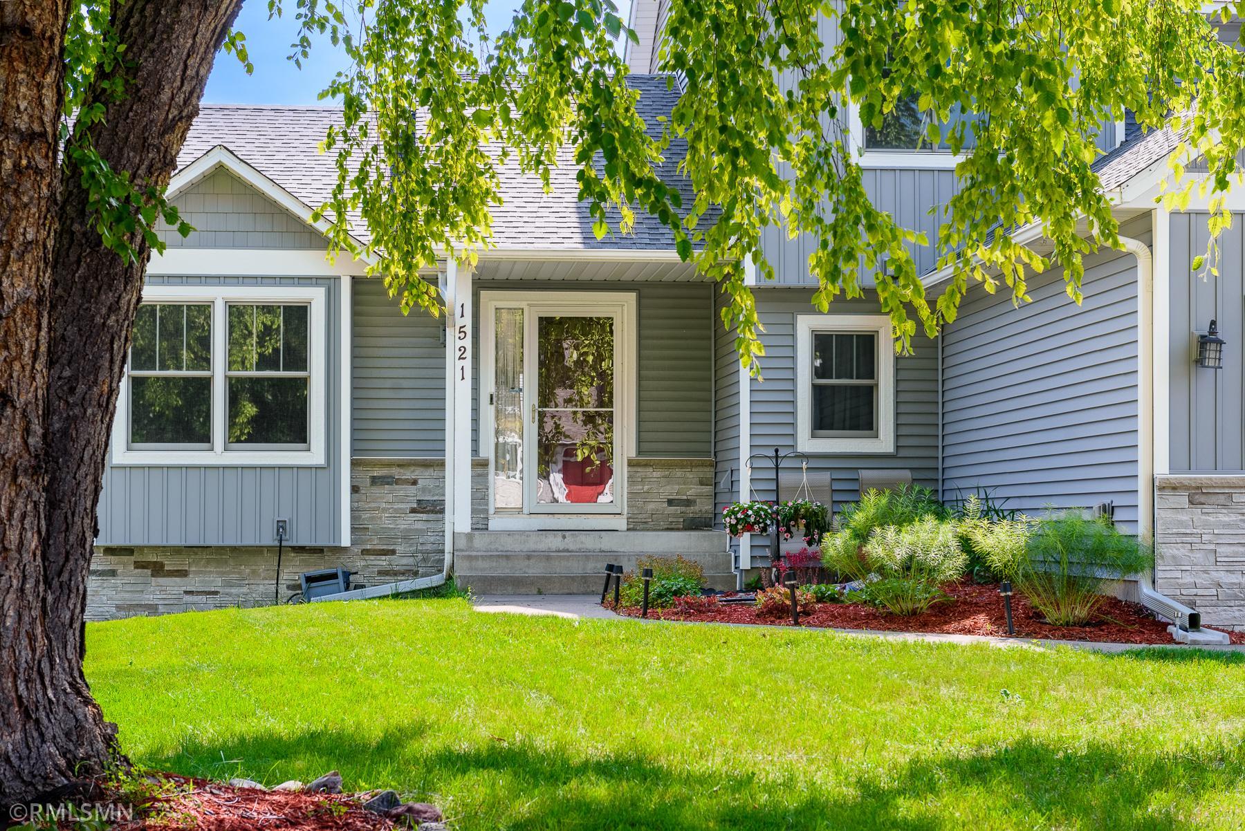 1521 Earle Way