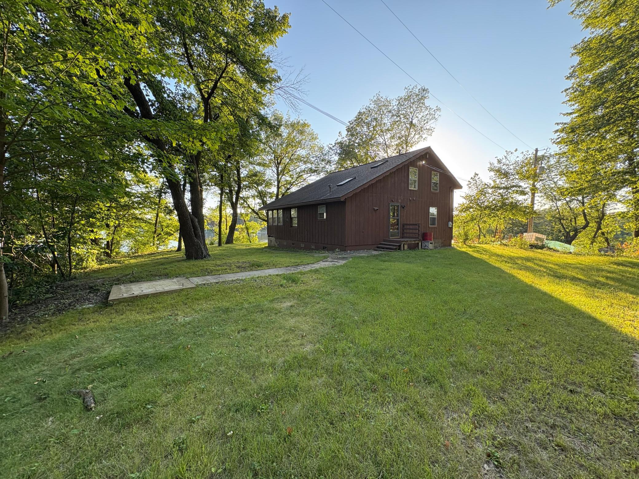 3313 Twin Island Circle NW