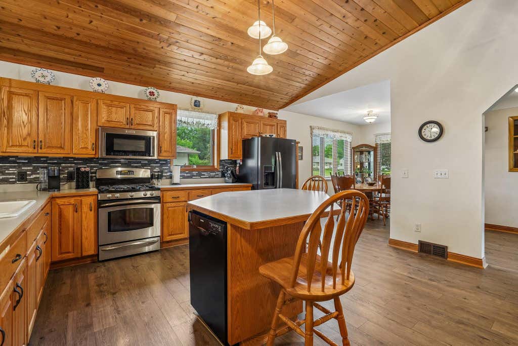 Photo of 2908 Roosevelt Street NE, Saint Anthony, MN 55418 (MLS # 7127303)