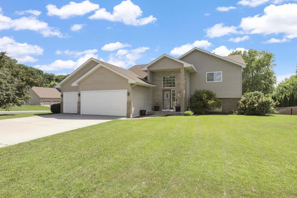 Photo of 813 Lawrence Parkway, Buffalo, MN 55313 (MLS # 7118709)