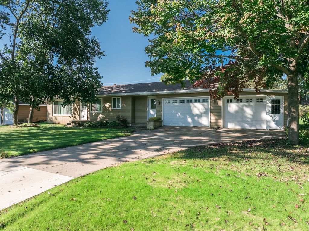 Photo of 603 1st Avenue N, Sartell, MN 56377 (MLS # 7022527)