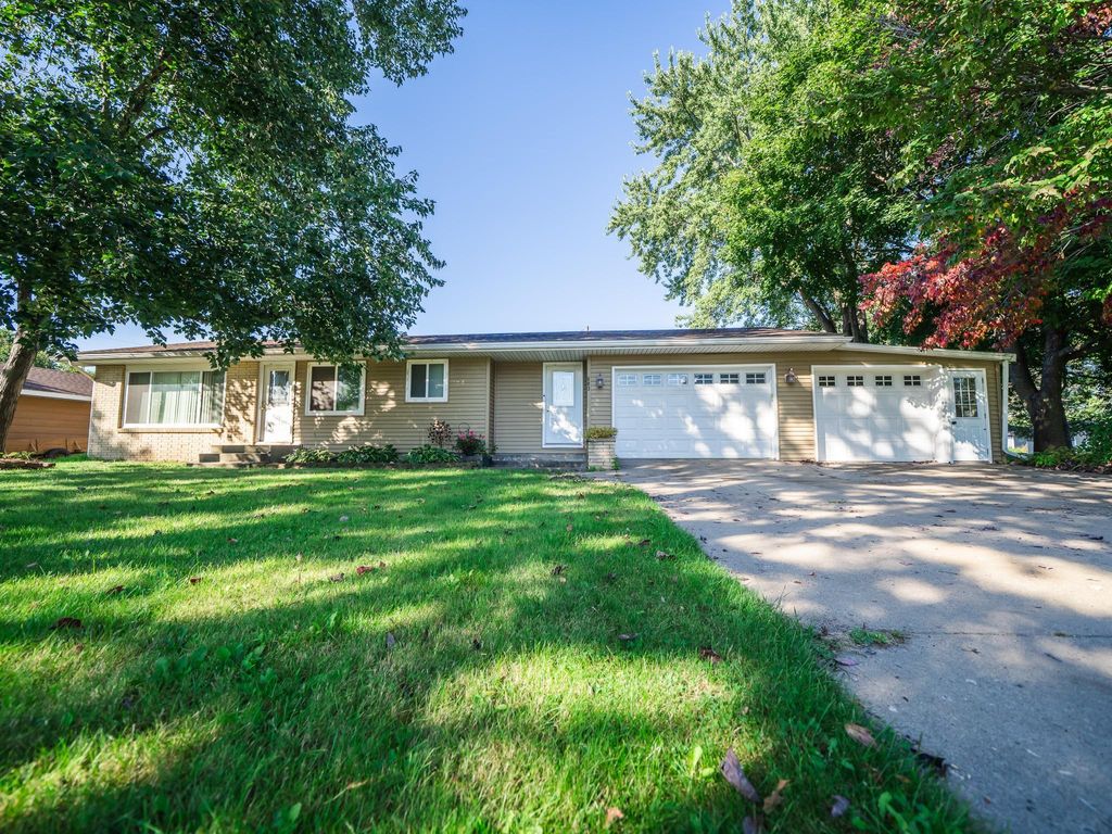 Photo of 603 1st Avenue N, Sartell, MN 56377 (MLS # 7022527)