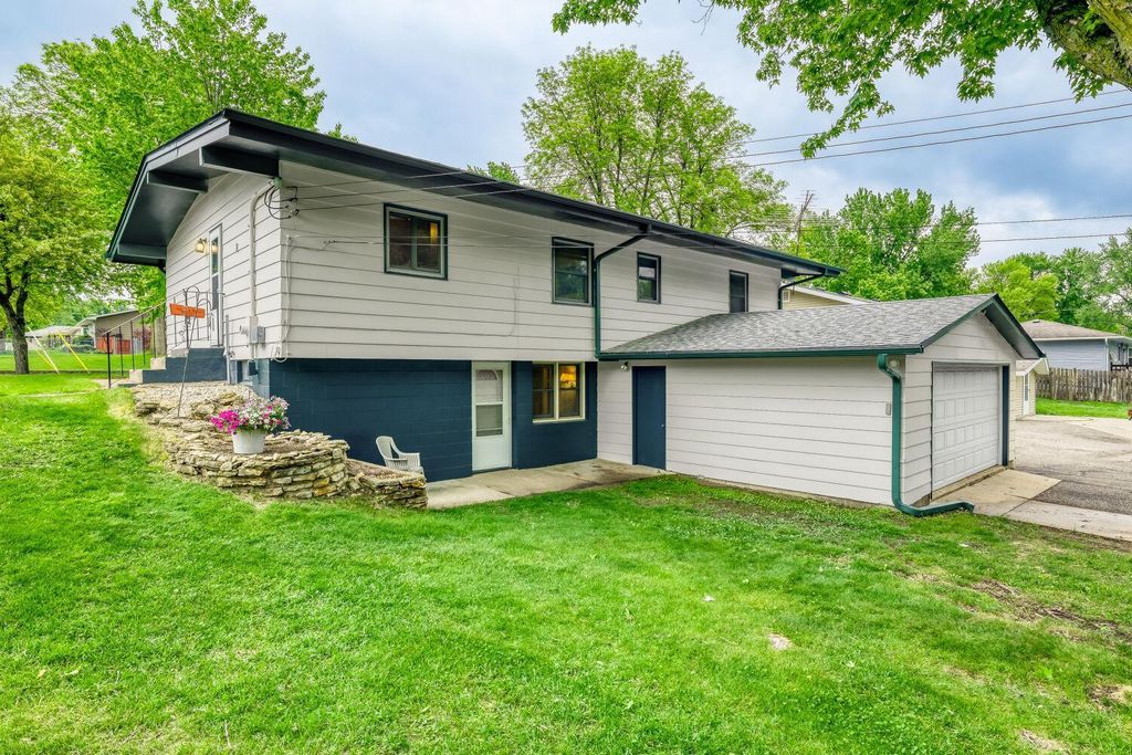 Photo of 1800 Pine Street, Hastings, MN 55033 (MLS # 7056817)