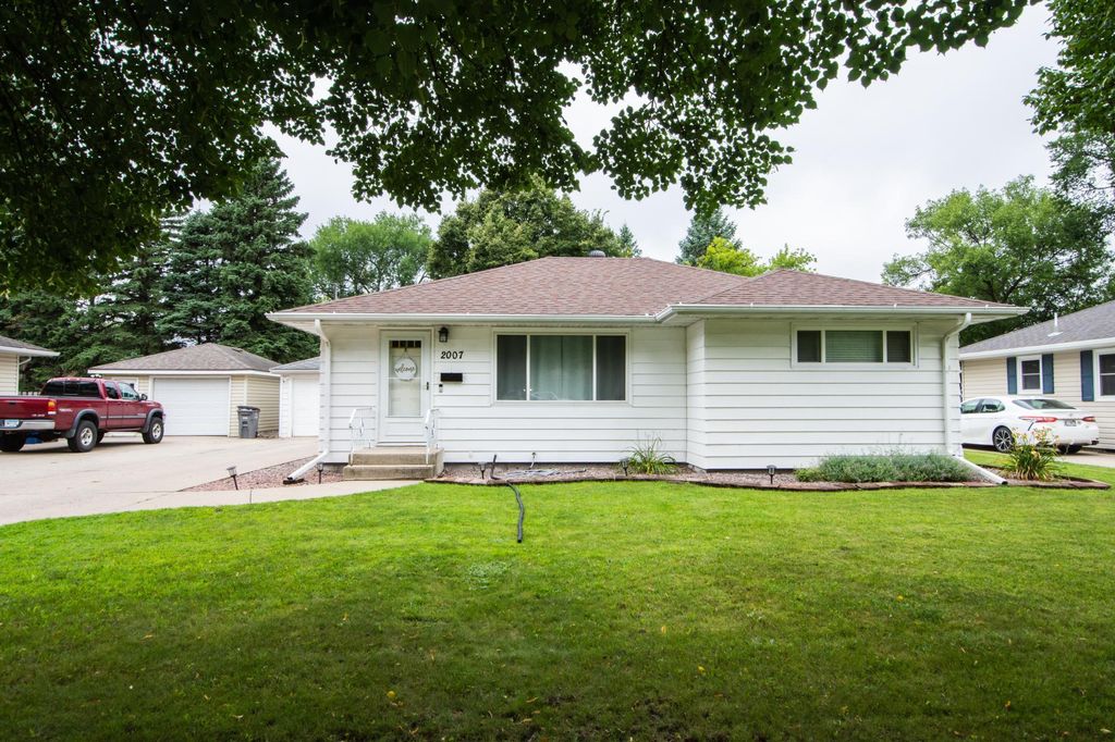 Photo of 2007 6th Street S, Moorhead, MN 56560 (MLS # 7013023)