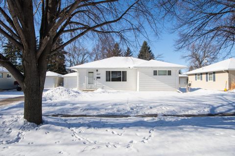 2007 6th Street S Moorhead MN 56560