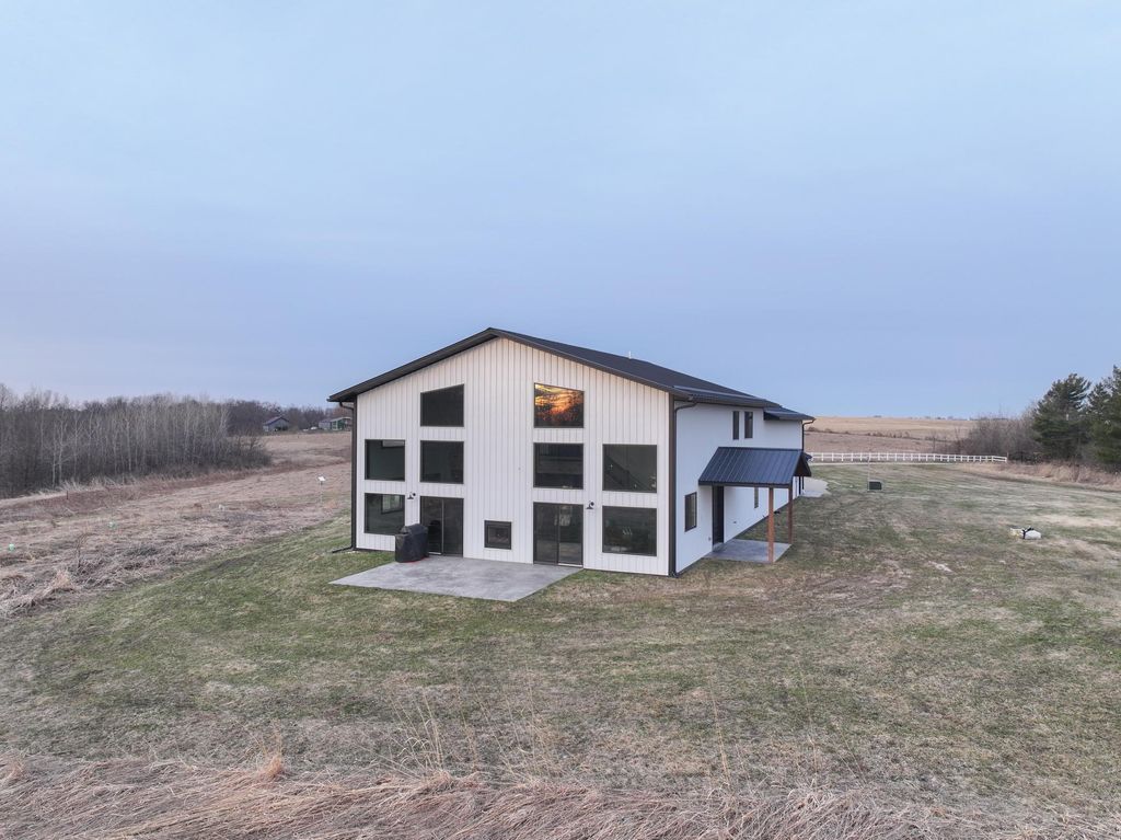 Photo of 11719 Ridgeview Road, Hokah, MN 55941 (MLS # 7042676)
