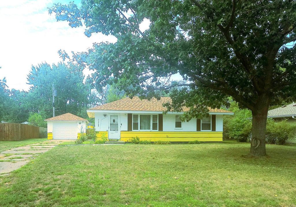 Photo of 11740 Ilex Street NW, Coon Rapids, MN 55448 (MLS # 7136219)