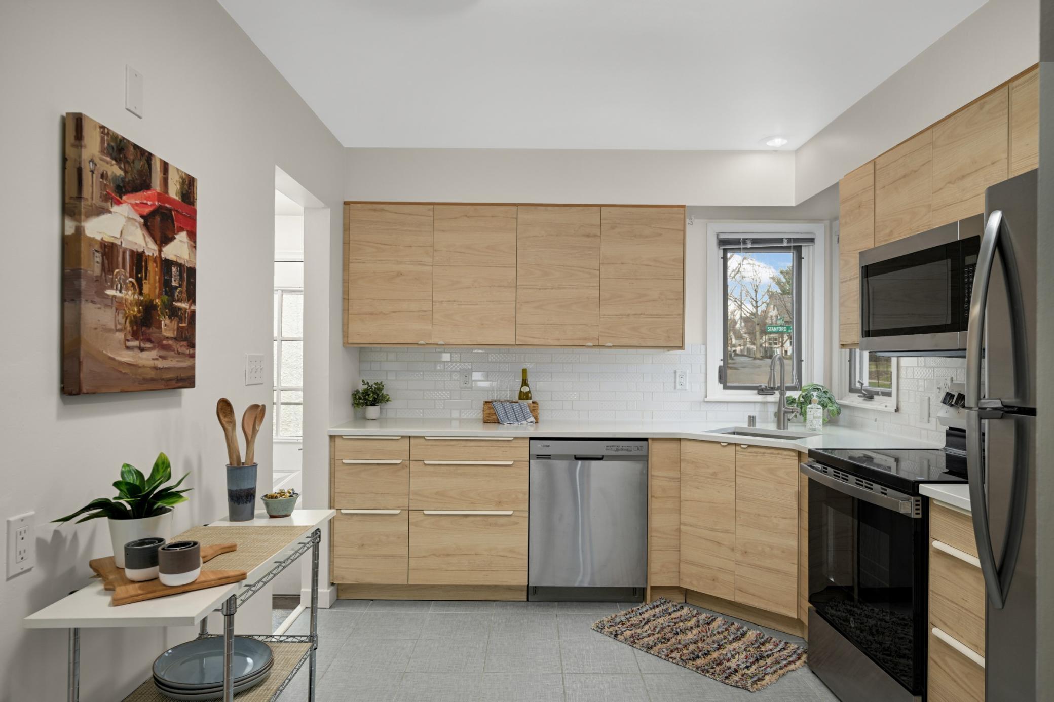 296 Hamline Avenue S