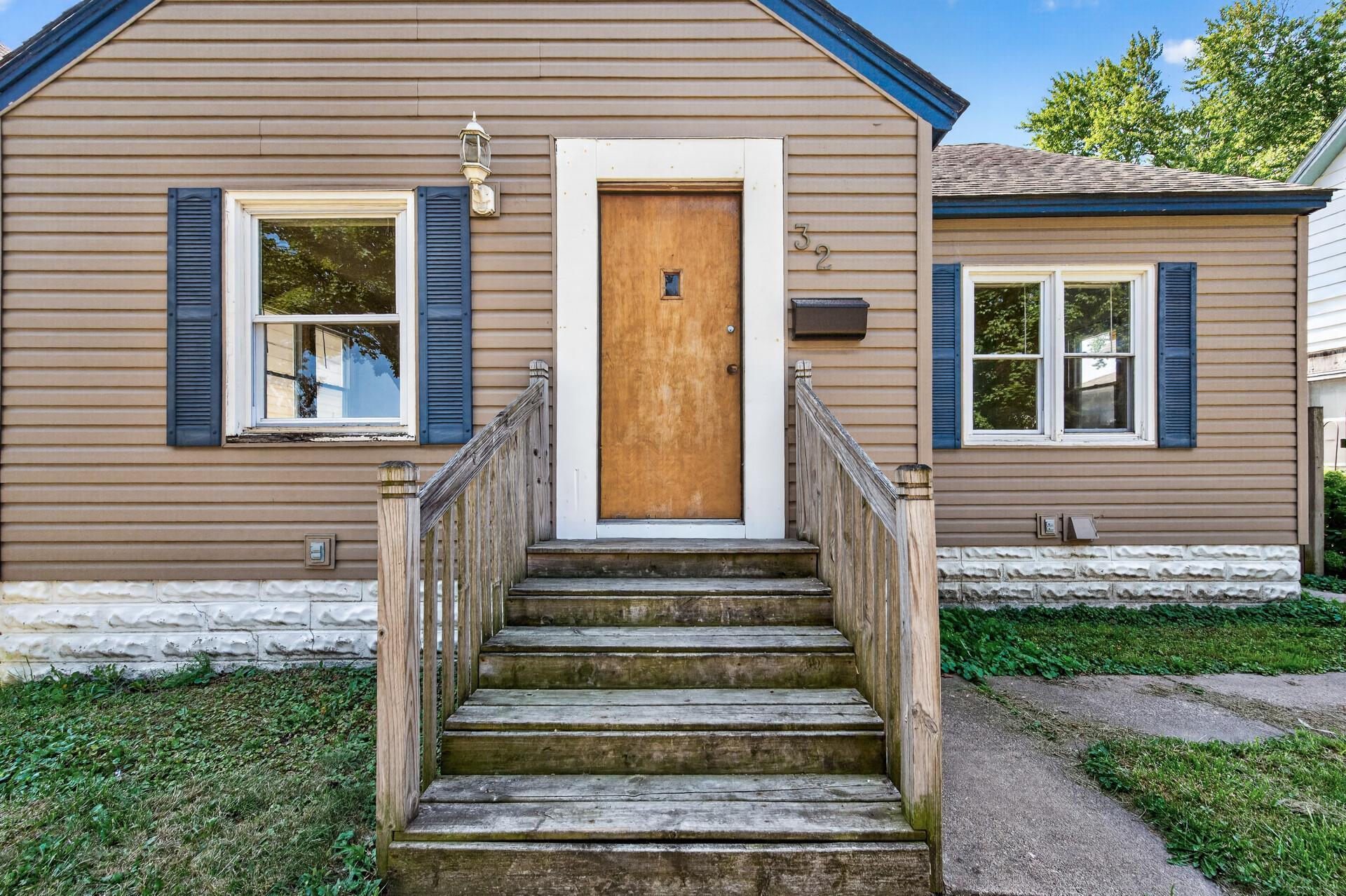 32 Maryland Avenue E