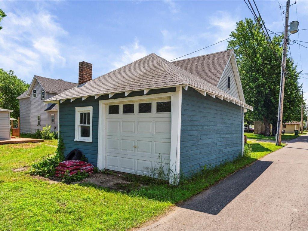 409 7th Street SE
