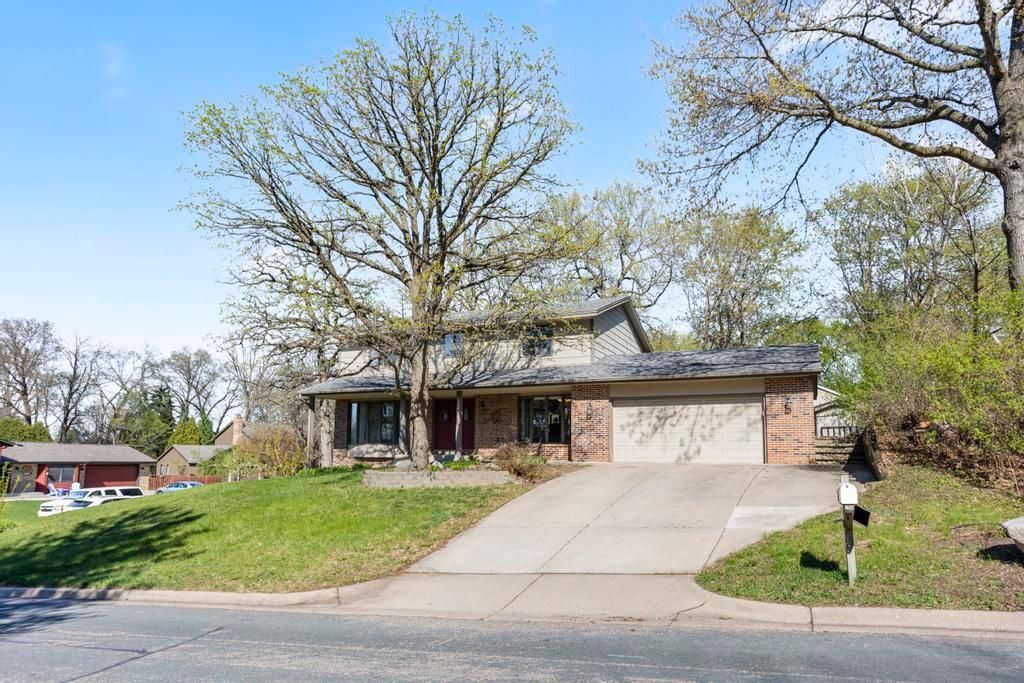 Photo of 13701 Krestwood Drive, Burnsville, MN 55337 (MLS # 7062351)
