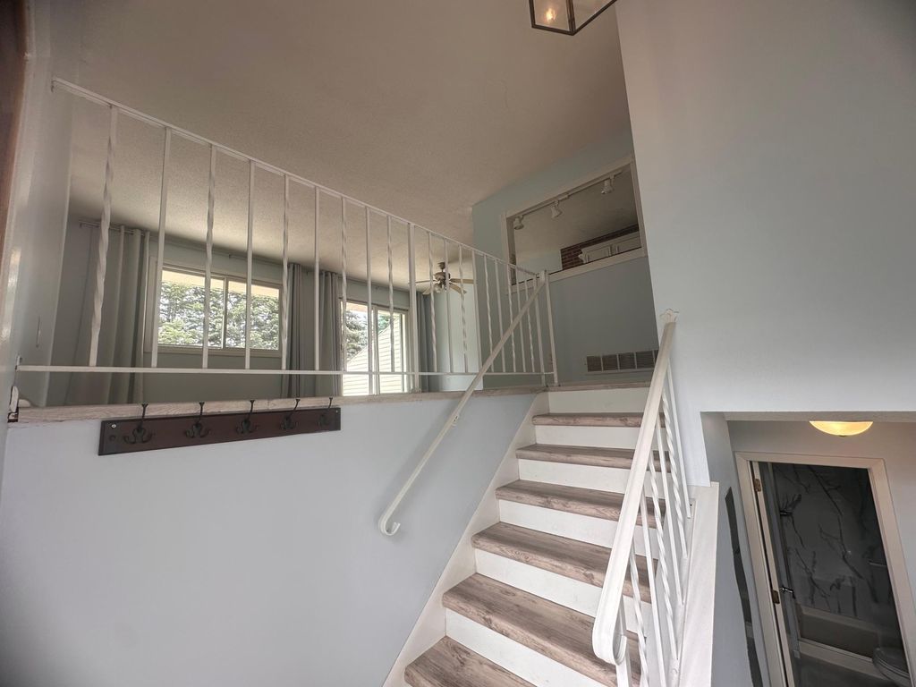 Photo of 1113 E 145th Street, Burnsville, MN 55337 (MLS # 7088120)