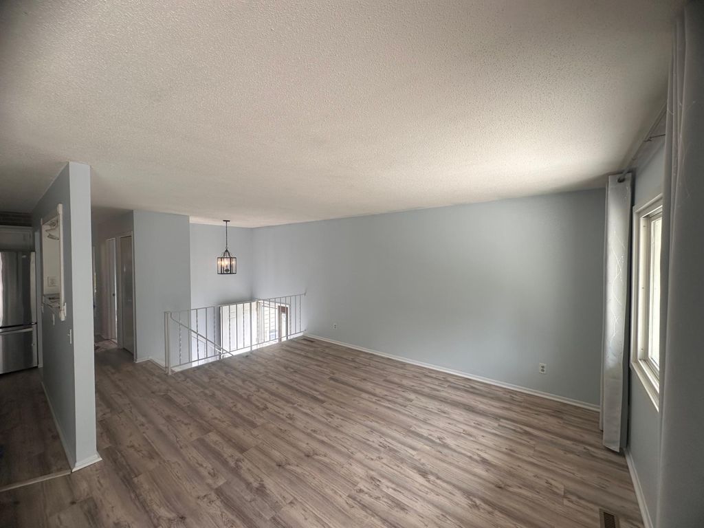 Photo of 1113 E 145th Street, Burnsville, MN 55337 (MLS # 7088120)